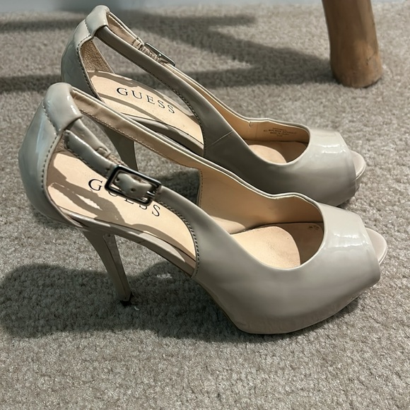 GUESS Nude Peep Toe Heel - Picture 2 of 5